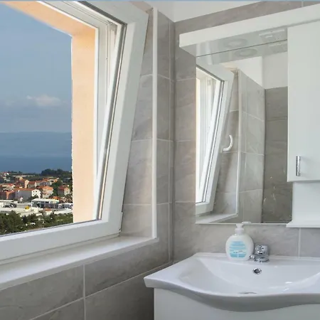 Ana Apartment *